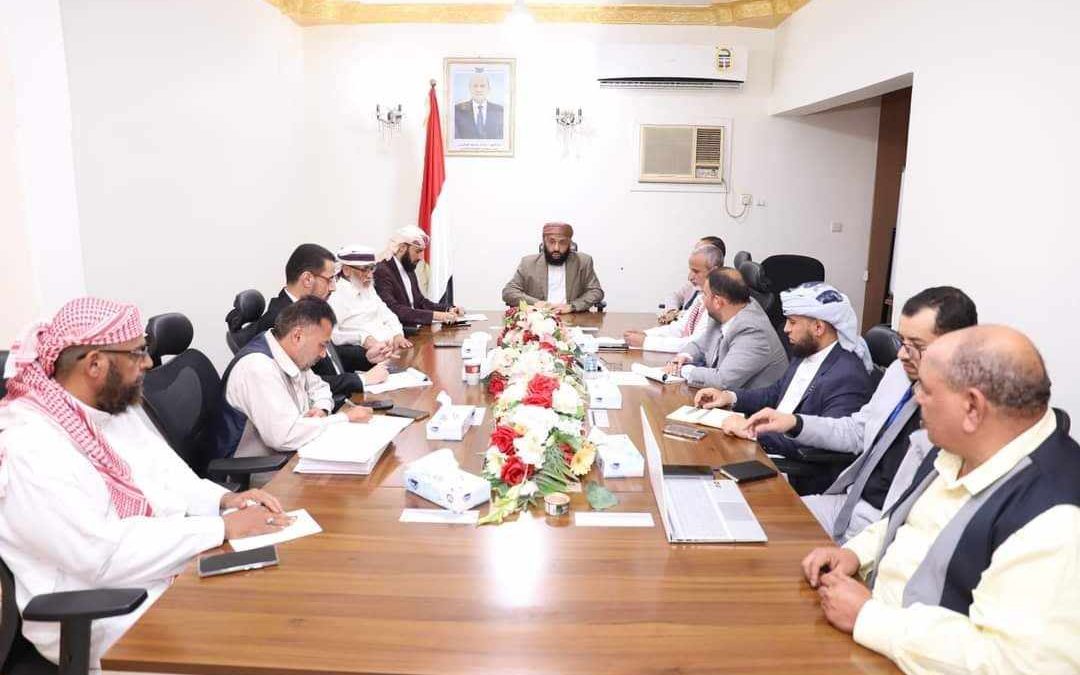 وزير الأوقاف يترأس اجتماعاً للوقوف على أعمال موسم حج 1444هـ