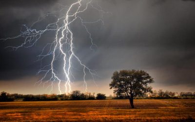 الصواعق الرعدية تحصد أرواح اليمنيين