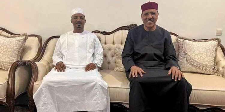 اعتقال سياسيين في النيجر.. واتهام فرنسا ب «التدخل عسكرياً»