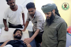 العميد الوالي يزور جرحى العمل الإرهابي الذي استهدف الشهيد القائد السيد بمودية بأبين