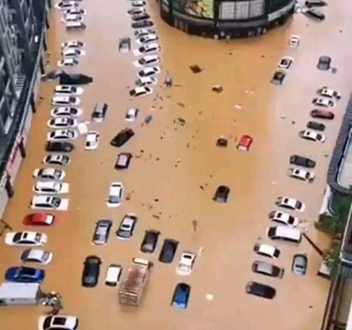 الأمطار الأشد على بكين منذ 140عاماً وتكثيف عمليات الإنقاذ