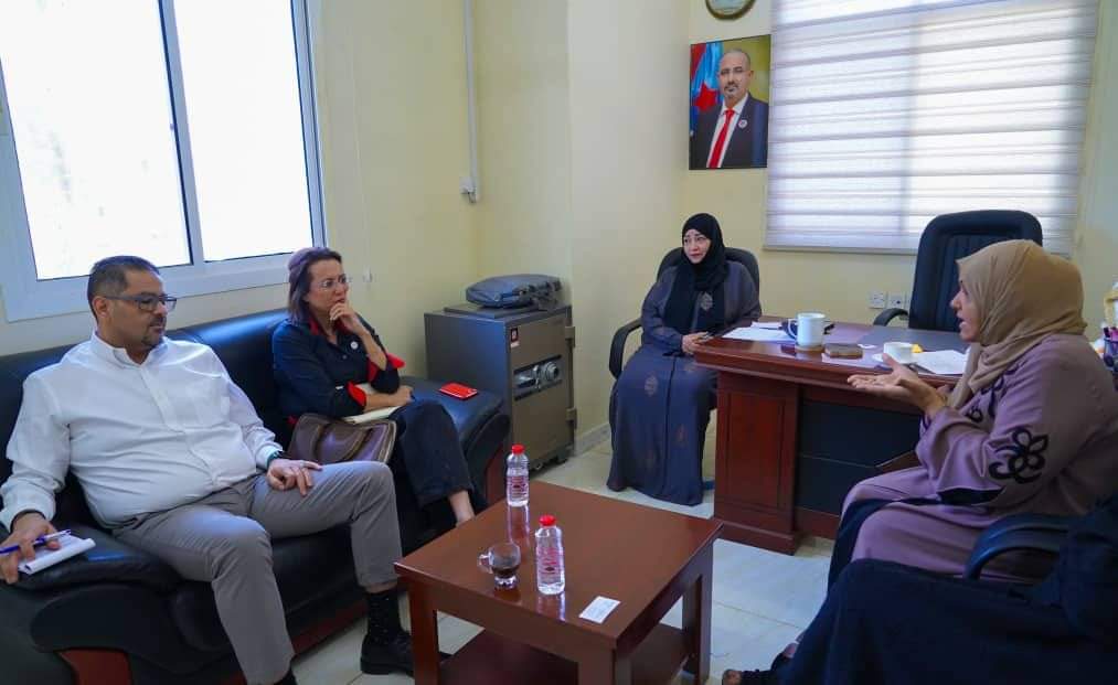 رئيسة هيئة المرأة تبحث أوجه التعاون مع المعهد الديمقراطي الوطني الأمريكي (NDI)