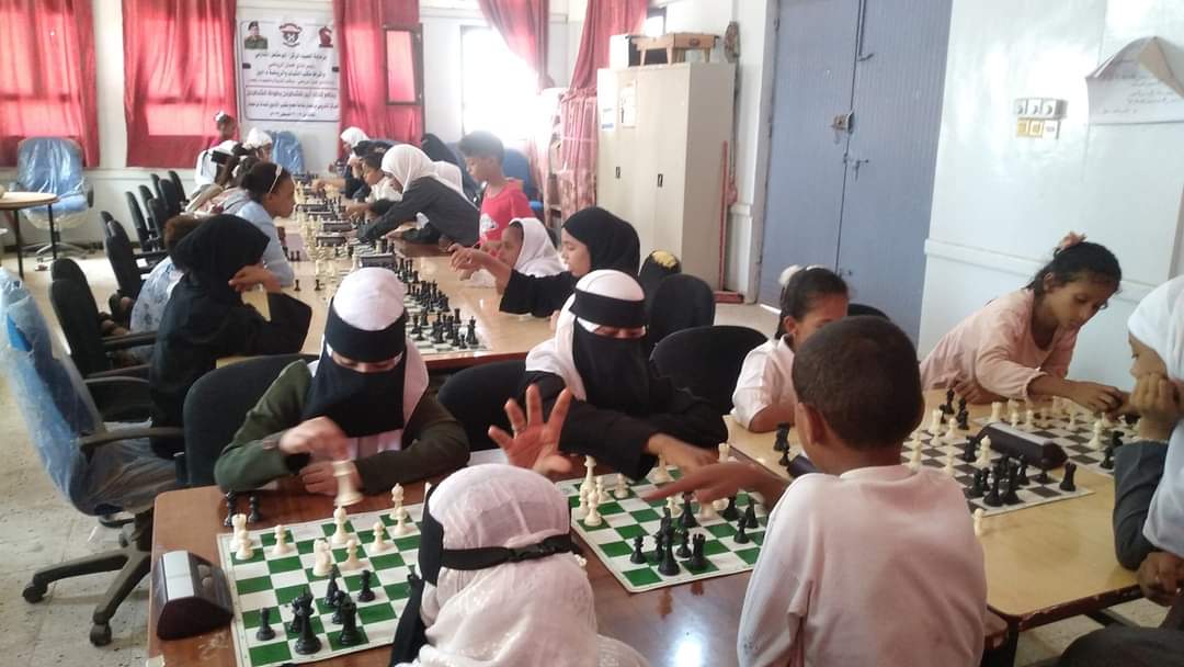بحضور عدد من المسؤولين.. انطلاق بطولة الشطرنج الفردية بمركز الشطرنج بزنجبار.