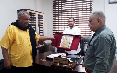قيادة اللجان المجتمعية في العاصمة عدن تكرم نائب مدير شركة عدن نت.