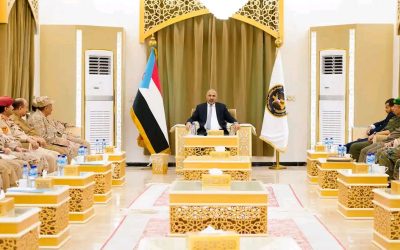 الرئيس القائد عيدروس الزُبيدي يرأس اجتماعا للقادة العسكريين والأمنيين بمحافظة لحج