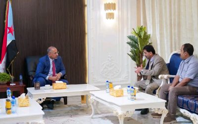 الرئيس القائد عيدروس الزُبيدي يطلع على الجهود التي تبذلها شركة الغاز للحفاظ على استقرار السوق المحلية