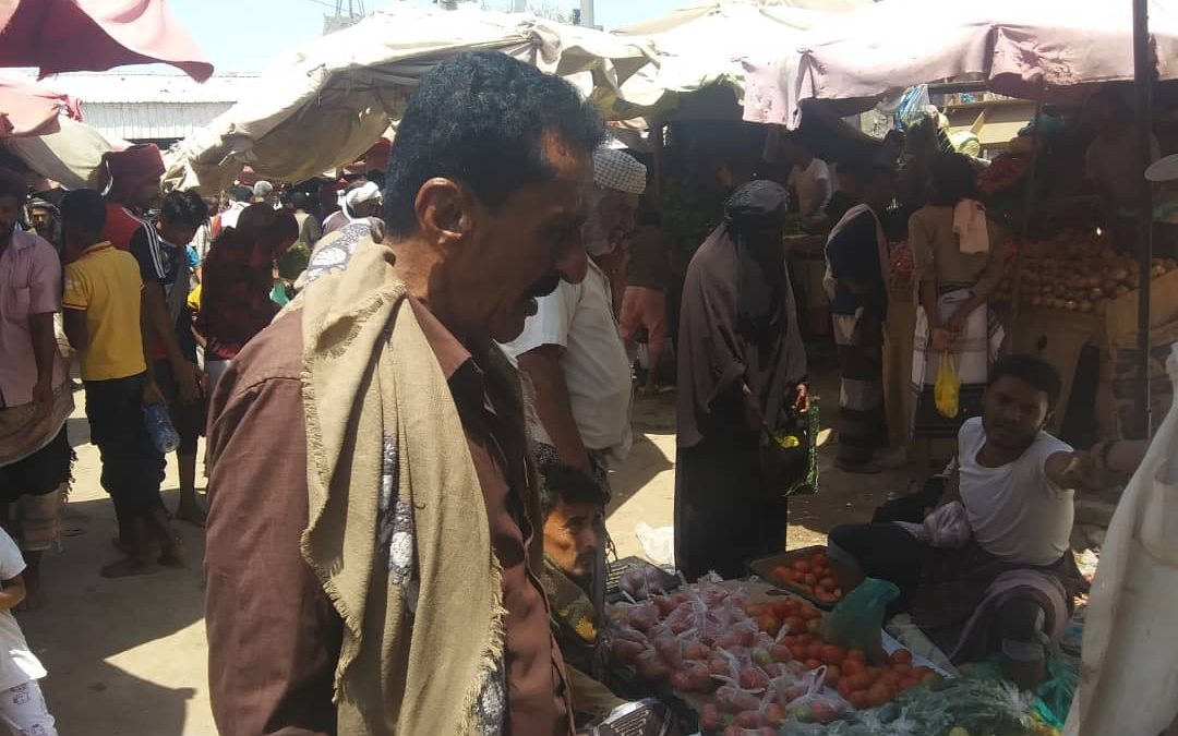 مدير الإدارة الجماهير في انتقالي زنجبار يتفقد عدد من أسواق المديرية.