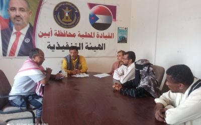 غيثان يطلع على نتائج النزولات الميدانية للجنة متابعة الخدمات في مديرية زنجبار