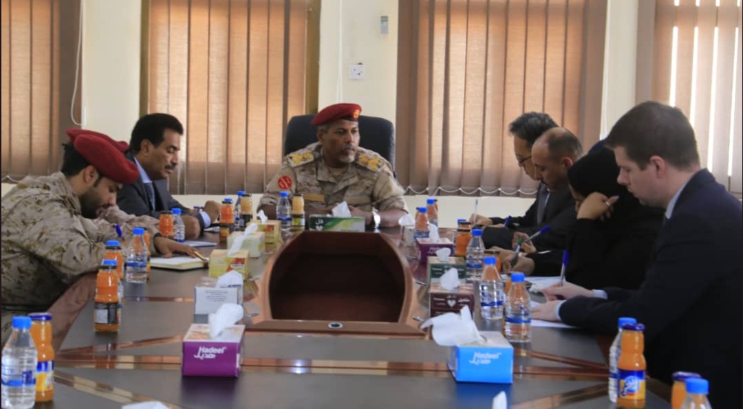 رئيس عمليات المنطقة العسكرية الثانية يلتقي وفد المبعوث  الأممي بالمكلا