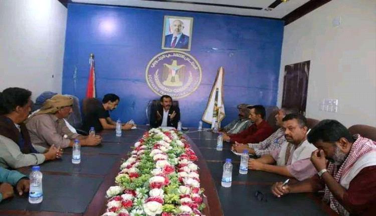 تنفيذية انتقالي عتق تعقد اجتماعها الدوري وتشيد بدور السلطة المحلية
