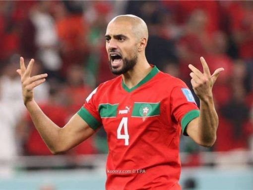 عملاق أوروبي يهدد انتقال أمرابط لمانشستر يونايتد