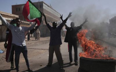 السودان: استمرار الاشتباكات في الخرطوم وأم درمان والحكومة تطرح خارطة طريق لإنهاء القتال