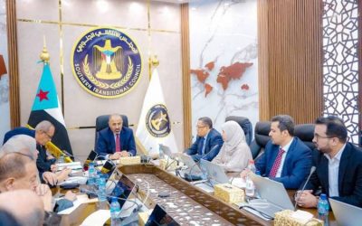 اللواء الزُبيدي يطّلع على سير العمل في الهيئات المساعدة