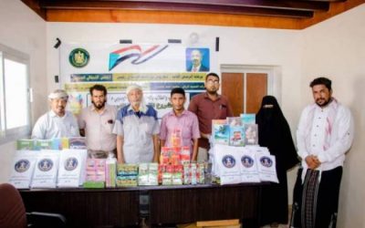 قيادة إنتقالي غيل باوزير تدشن توزيع القرطاسية المدرسية على تلاميذ الأسر الأشد فقرا