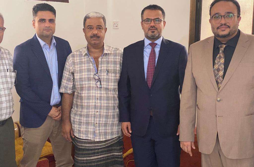 بتكليف من الرئاسي  الصالح وباشراحيل يزوران أسرة الفنان الكبير المرحوم  فيصل علوي