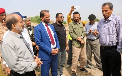 الغريب ومحافظ  أبين يتفقدان سير العمل في مشروع سد حسان الاستراتيجي