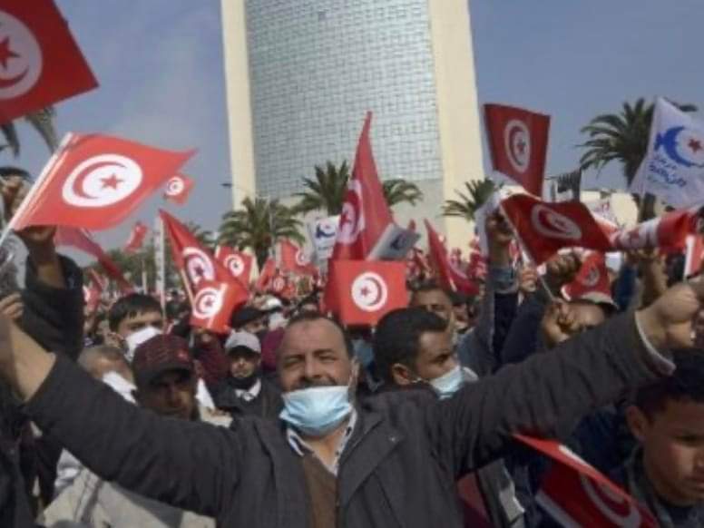 الشرطة التونسية تلقي القبض على مسؤولين كبيرين من حزب النهضة