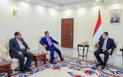 رئيس الوزراء خلال لقاءه بالمحافظ ابن الوزير.. يشدد على مضاعفة الجهود لتحسين الخدمات وتعزيز الاستقرار في شبوة