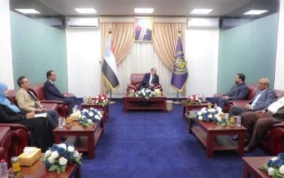 اللواء بن بريك يلتقي وزير الأشغال العامة والطرق في العاصمة عدن