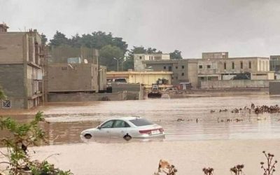 تداعيات العاصفة دانيال.. مياه السيول تغرق مدينة سوسة الليبية