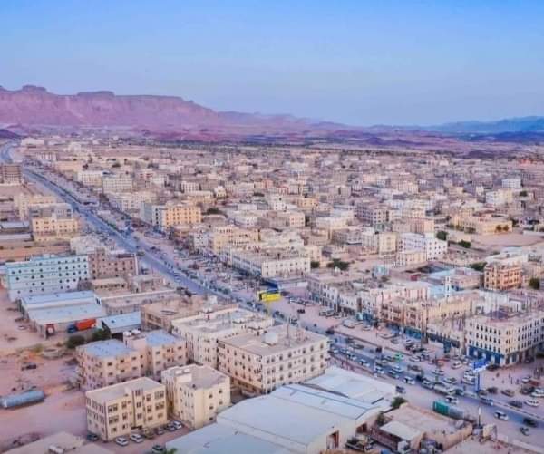 استجابة لجهود المحافظ بن الوزير… وزير التخطيط والتعاون الدولي يوجه وزارة المياه بإعطاء مدينة عتق نصيبها من مشاريع المدن الحضرية