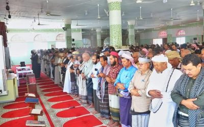 يتقدمهم قيادة السلطة المحلية… جموع غفيرة تشيع جثمان الفقيد عادل باقتاده إلى مثواه الأخير