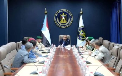اللواء بن بريك يؤكد ضرورة تأمين المشاريع الاستثمارية ويوجه بتشكيل لجنة لتقصي الشكاوى