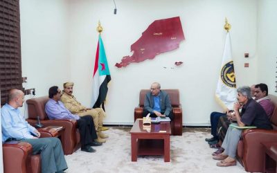 الكثيري يطّلع من العميد الحوشبي على خطط وبرامج تعزيز القدرات العسكرية لمنتسبي اللواء العاشر صاعقة