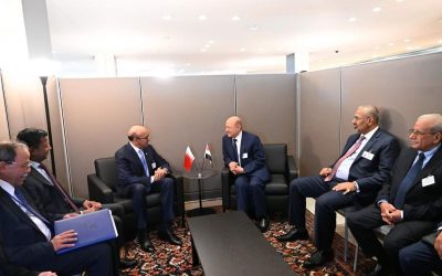 الرئيس الزُبيدي يلتقي بمعية رئيس مجلس القيادة وزير الخارجية البحريني