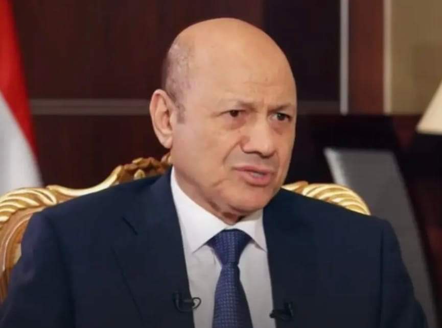العليمي يبحث مع المبعوث الأميركي الوساطة السعودية والعمانية لتجديد الهدنة