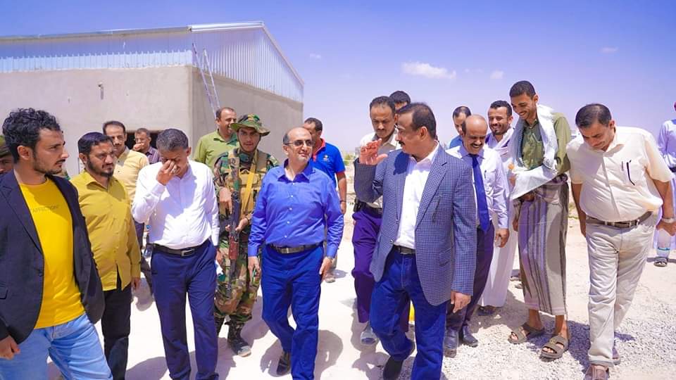 المحافظ بن الوزير يتفقد الأعمال الجارية في مشروع قاعة المؤتمرات بكلية الإدارة والاقتصاد جامعة شبوة..