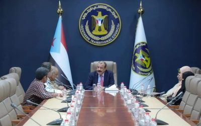 اللواء بن بريك يؤكد أهمية المشاريع المحلية ودورها الفعال في المجتمع