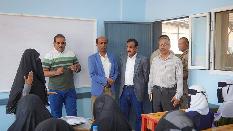 المحافظ بن الوزير يتفقد الأعمال الجارية في مشروع قاعة المؤتمرات بكلية الإدارة والاقتصاد جامعة شبوة..