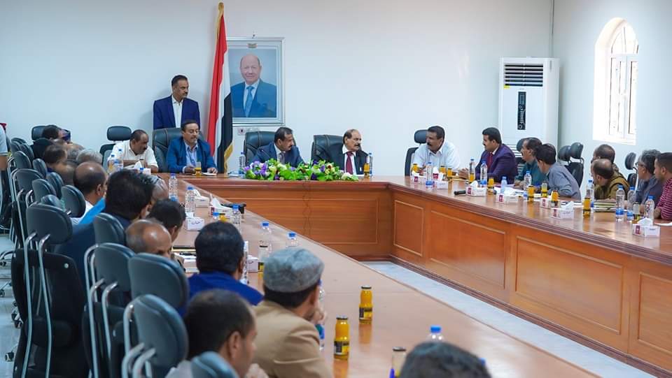 برئاسة المحافظ بن الوزير… المكتب التنفيذي لمحافظةشبوة في دورته الاعتيادية يدين الأعمال الإرهابية ويؤكد عزمه للتصدي لها..