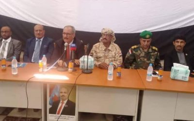 فريق هيئة الرئاسة يلتقي بالقيادات الأمنية والعسكرية بمحافظة سقطرى