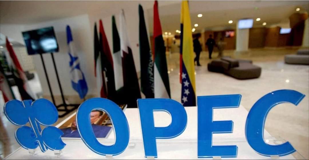 توقعات بتعزيز السعودية لإنتاج النفط بعد “الضغوط الشديدة” على السوق
