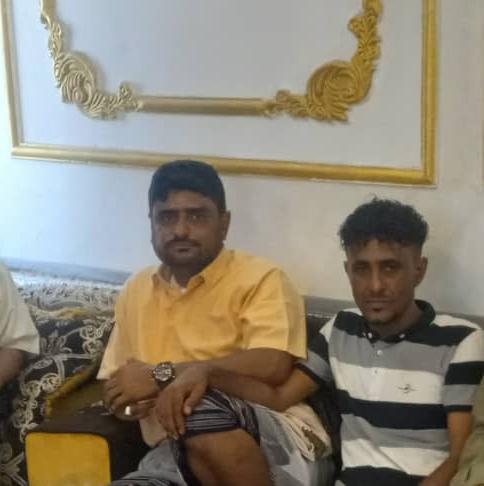 مدير أمن محافظة أبين يلتقي بهداف آسيا النجم الذهبي جمال العولقي