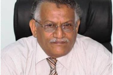 القائم بأعمال رئيس المؤسسة العامة للتأمينات يعزي وزير الخدمة المدنية والتأمينات بوفاة أخيه