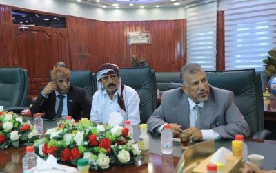 بتكليف من الرئيس الزُبيدي.. قيادات في الانتقالي الجنوبي تلتقي محافظ المهرة