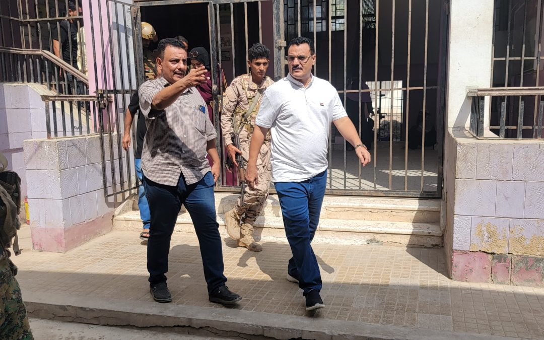 مدير عام المنصورة يؤكد الحرص بتوفير الكتاب المدرسي ويعلن إعتماد انظمة الطاقة الشمسية لبقية المدارس
