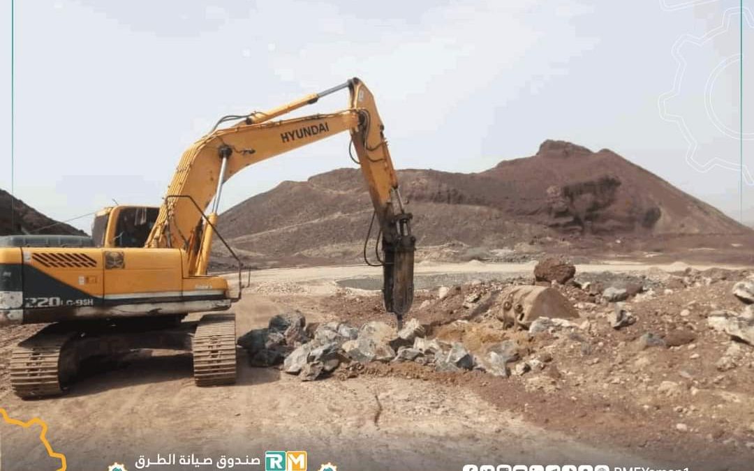 صندوق الطرق يواصل تمويل الأعمال بمنحنيات العرقوب في أبين