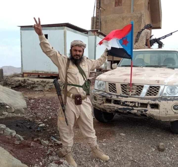 رئيس انتقالي أبين يعزي بوفاة قائد كتيبة الأمن والقائم بأعمال قائد اللواء الثامن صاعقة القائد محمد القفعي