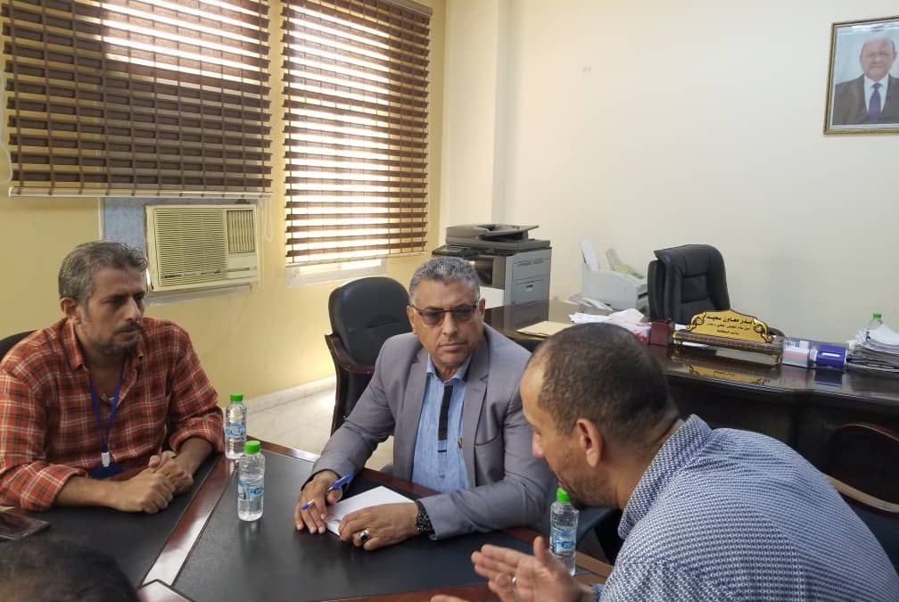 نائب محافظ العاصمة عدن يطلع على جهود المؤسسسة المحلية للمياه والصرف الصحي