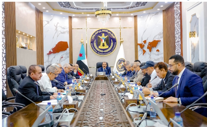 هيئة الرئاسة تطالب مجلس القيادة بوقف التجاوزات في منح الدرجات الوظيفية العليا