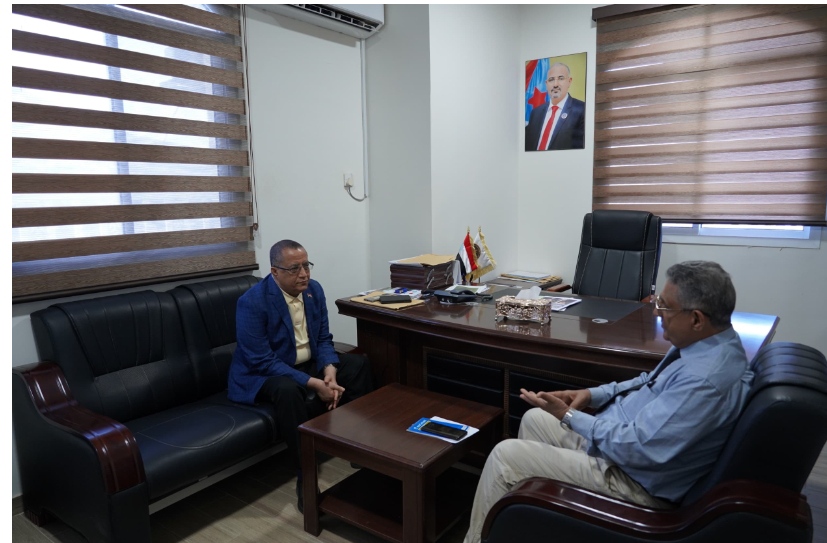 الخُبجي يناقش مع وكيل وزارة الزراعة قضايا الجمعيات التعاونية الزراعية الجنوبية