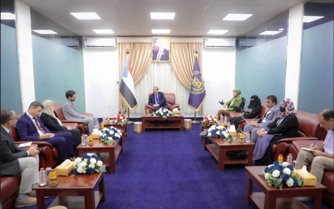 اللواء بن بريك يلتقي المدير الإقليمي للجنة الدولية للصليب الأحمر في منطقة الشرق الأدنى والأوسط