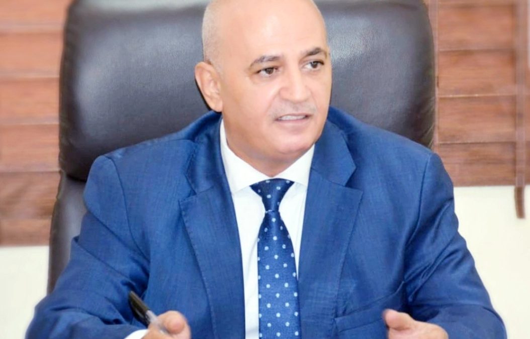 وزير المياه والبيئة يعزي السفير الدكتور ياسين سعيد نعمان بوفاة نجل شقيقه