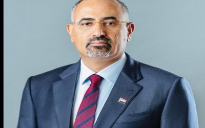 الرئيس الزُبيدي يُعزَّي في وفاة الصحفي الكبير أحمد عقربي