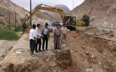 مدير عام المكلا يتفقد أعمال صيانة بخط المياه الرئيسي المغذي للمكلا
