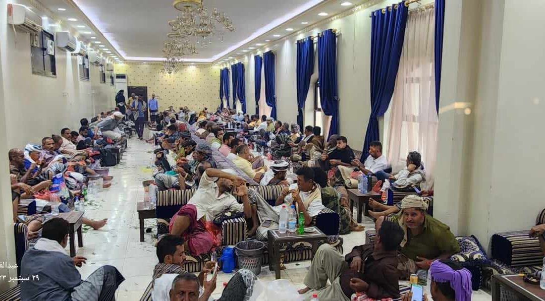 نائب رئيس انتقالي أبين يقدم التعازي للعميد محضار الكلدي في استشهاد نجله